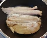 Foto del paso 2 de la receta: Pescado con verduras express 🐟