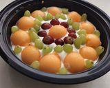 A picture of step 2 of Muskmelon and grapes raita.