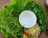 Hình bước làm 3 của món Bê thui cuộn luộc sả, gừng