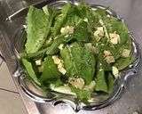 Une image de l'étape 5 de Salade de romaine aux deux fromages de brebis et herbes aromatiques.
