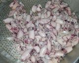 Foto langkah ke 1 dari resep Sambel Cumi Cabe Hijau.