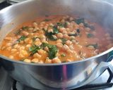 Foto del paso 4 de la receta: Garbanzos con acelgas 🌿🇵🇪