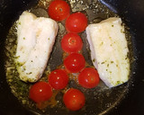 Foto del paso 3 de la receta: Merluza al vino blanco