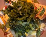 Foto langkah ke 4 dari resep Tumis Sayur Asin Tahu Kuning.