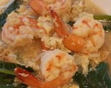 รูปขั้นตอนการทำที่ 2 ของ "เส้นไวไวราดหน้ากุ้ง" 🍜🦐😋