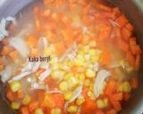 Foto langkah ke 2 dari resep Sup Jagung Ayam.