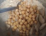 Csicseriborsós csirkeragu recept fázis 4 fotója