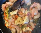 Foto del paso 3 de la receta: Arroz meloso con rape, cola de gambón y pimiento choricero