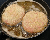 Foto del paso 7 de la receta: Filetes rusos empanados