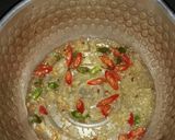 Foto langkah ke 2 dari resep Spicy Curry Noodle with Corned Beef.