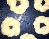 A picture of step 13 of Flower Donuts.