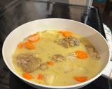 A picture of step 4 of Vietnamese Lemongrass Chicken Curry! (Cà Ri Gà).