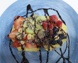 Foto del paso 1 de la receta: Tortitas de piña, con frutas 🍓🍎🍍y sirope de chocolate