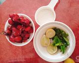 A picture of step 2 of Strawberry Mint Lemonade.
