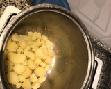 Foto del paso 7 de la receta: Rape en salsa verde de espárragos con almejas