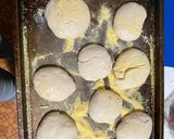 A picture of step 5 of English muffins.