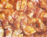 รูปขั้นตอนการทำที่ 3 ของ ผัดพริกแกงหมูสามชั้นใส่หัวปลี