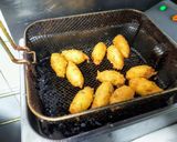 Foto del paso 7 de la receta: Bollos de bacalao (bolinhos de bacalhau)