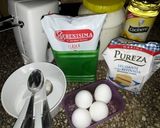 Foto del paso 1 de la receta: Bizcochuelo casero con muy pocos ingredientes rectángular