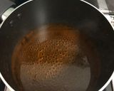 Gambar langkah 6 resipi Puding Caramel dalam bekas plastic.