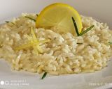 Foto del passaggio 4 della ricetta Risotto al limone 🍋 e aghetti di rosmarino