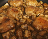 Foto del paso 4 de la receta: Pollo con champiñones