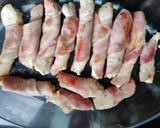 Foto del paso 3 de la receta: Palitos de pollo con bacon y salsa gorgonzola