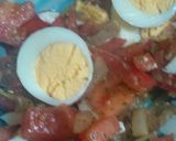 Foto del paso 5 de la receta: Ensalada de tomate, huevo y cebolla dorada