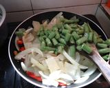 Foto langkah ke 7 dari resep Kikil Buncis Cabai Manis.