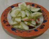 Foto langkah ke 5 dari resep Rujak petis dengan sayuran dan cingur.