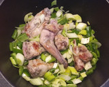 Foto del paso 1 de la receta: Risotto de conejo y alcachofas