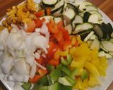 Sertésszűz baconbe göngyölve, párolt zöldségekkel recept fázis 3 fotója