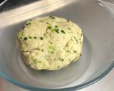 A picture of step 3 of Scallion (Spring Onion) cream Crackers.