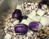 A picture of step 3 of Chawli Vangi Batata Bhaji (Traditional Cow Peas with Brinjal and Potatoes).
