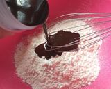 Foto langkah ke 2 dari resep Triple Chocolate Chiffon Cake.