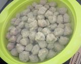 Foto langkah ke 6 dari resep Bakso ikan tengiri By Ny. Intan Dwy.