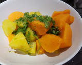 Foto del paso 3 de la receta: Dorada al horno con cebolla caramelizada y puré de boniato con l