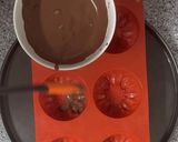 Foto del passaggio 2 della ricetta Cupolette di Cioccolato con Cheesecake alle Fragole