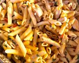 Csirkemell tejszínes-sajtos pennével recept fázis 6 fotója