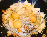 Foto del paso 2 de la receta: Huevos rotos a la marinera