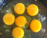 A picture of step 2 of Egg Muffins.