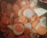 Tárkonyos csirkeragu leves recept fázis 1 fotója