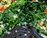 Foto del paso 4 de la receta: Amanida d'espinacs amb dátils i soja