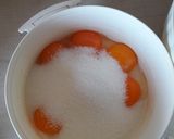 Epres mascaponekrémmel töltött piskótatekercs recept fázis 1 fotója