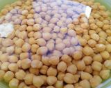 Foto del paso 1 de la receta: Garbanzos con tomate y repollo