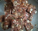 કાજુ બદામ ને ટોપરા ની ચીકી (Kaju Badam Topra Chikki Recipe In Gujarati) રેસીપી સ્ટેપ3ફોટો