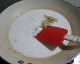 A picture of step 3 of Methi matar Malai.
