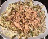 Une image de l'étape 3 de Salade castelfranco au saumon citron confit et fleurs comestibles sauce balsamique.