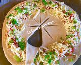 A picture of step 5 of CHICKEN PIZZA RING:.