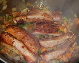 Foto del paso 3 de la receta: Estofado de costillas adobadas con patatas